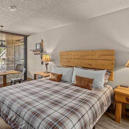 Stonegate Lodge Fire Pit 50In Tv Salt Water Pool Fast Wi-Fi Room #301 Юрика Спрингс Экстерьер фото