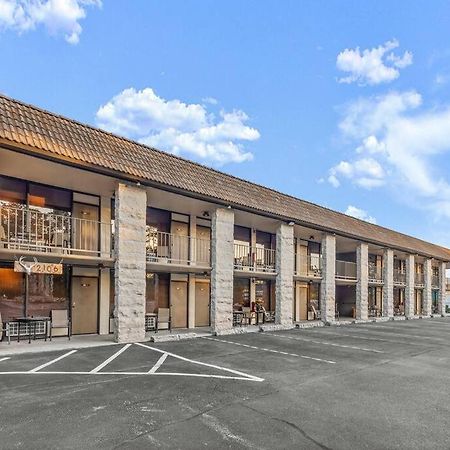 Stonegate Lodge Fire Pit 50In Tv Salt Water Pool Fast Wi-Fi Room #301 Юрика Спрингс Экстерьер фото