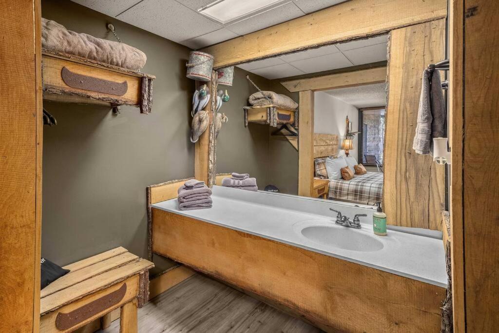 Stonegate Lodge Fire Pit 50In Tv Salt Water Pool Fast Wi-Fi Room #301 Юрика Спрингс Экстерьер фото
