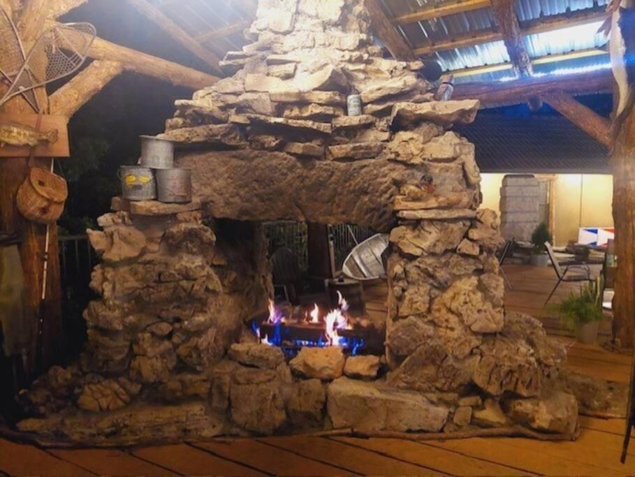 Stonegate Lodge Fire Pit 50In Tv Salt Water Pool Fast Wi-Fi Room #301 Юрика Спрингс Экстерьер фото