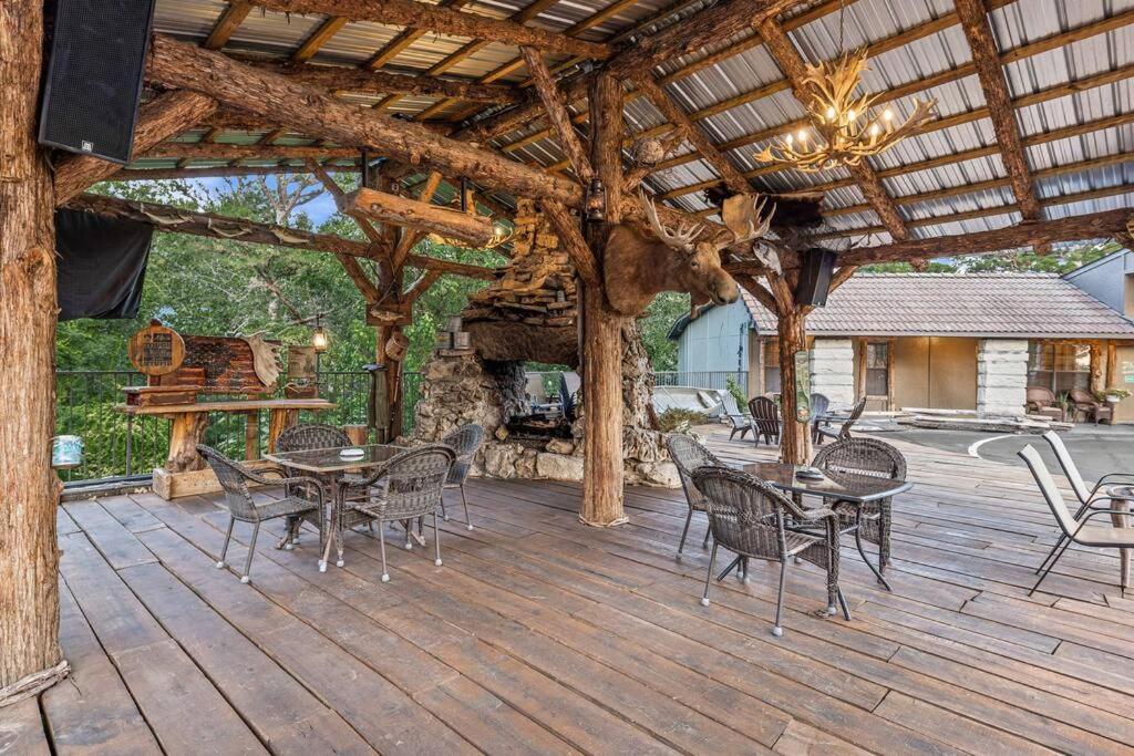 Stonegate Lodge Fire Pit 50In Tv Salt Water Pool Fast Wi-Fi Room #301 Юрика Спрингс Экстерьер фото